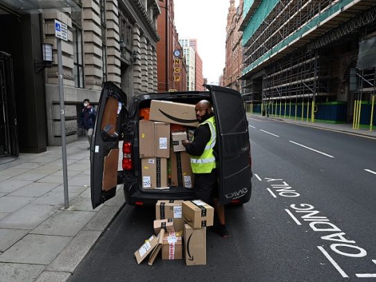 Amazon paga USD 61,7 millones a conductores por retener propinas sin consentimiento