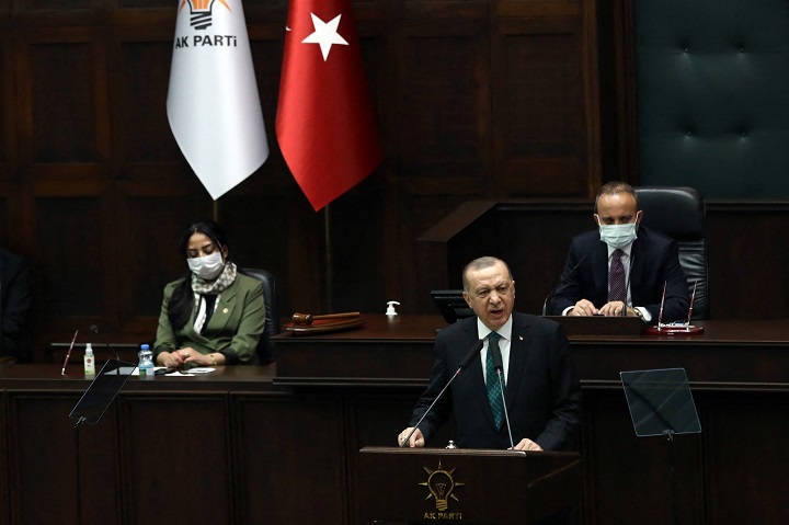 Erdogan acusa a EE.UU. de apoyar a los "terroristas" kurdos tras deceso de turcos en Irak