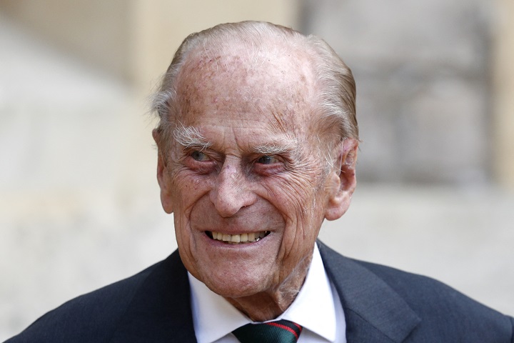 Príncipe Felipe, esposo de la reina Isabel II, hospitalizado "por precaución"