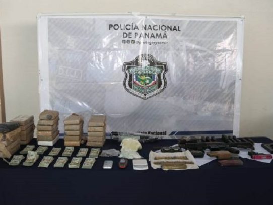 Incautan droga, armas, dinero en efectivo y más tras allanamiento en Boca La Caja