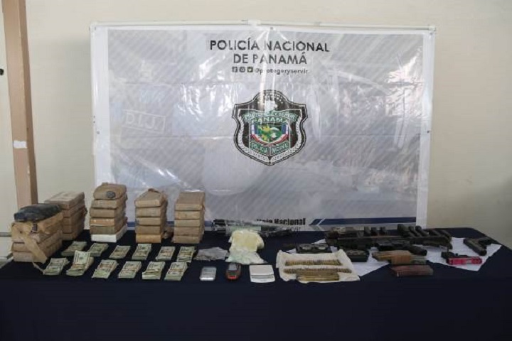 Incautan droga, armas, dinero en efectivo y más tras allanamiento en Boca La Caja