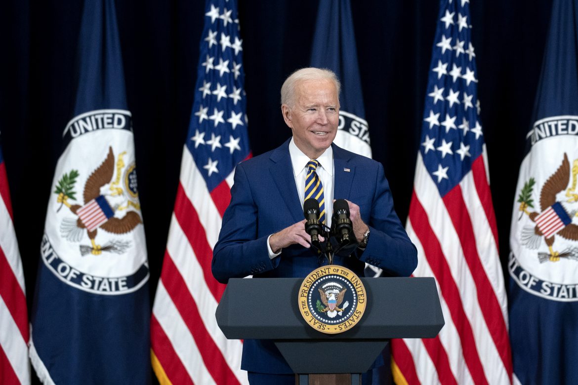 Esos multimillonarios que no pagan impuestos, una "ayuda" inesperada para Joe Biden