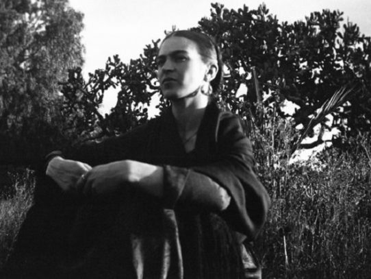 La Frida Kahlo más natural, a través del objetivo de Lucienne Bloch