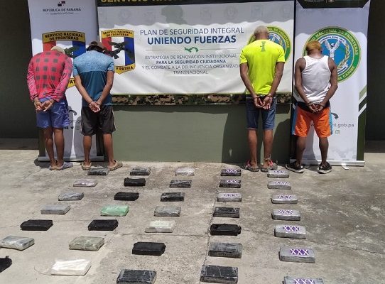 Cuatro aprehendidos y 45 paquetes con droga decomisados en Guna Yala