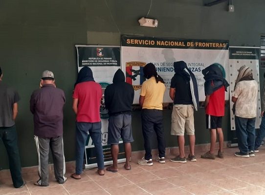 Senafront detecta tráfico de migrantes y decomisa sustancia ilícita en Darién