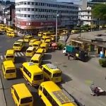 Transportistas colegiales prevén aumento de tarifas en año escolar 2026