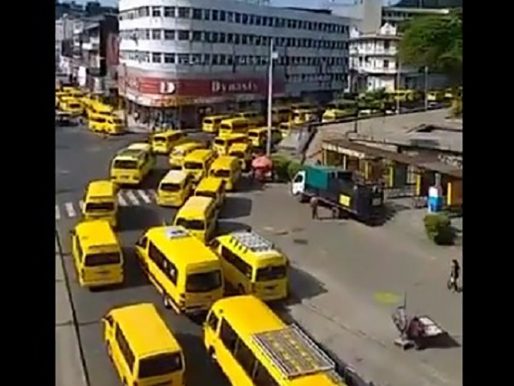 Transportistas colegiales prevén aumento de tarifas en año escolar 2026