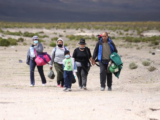 Policía chilena detiene a banda por tráfico de migrantes en frontera con Bolivia