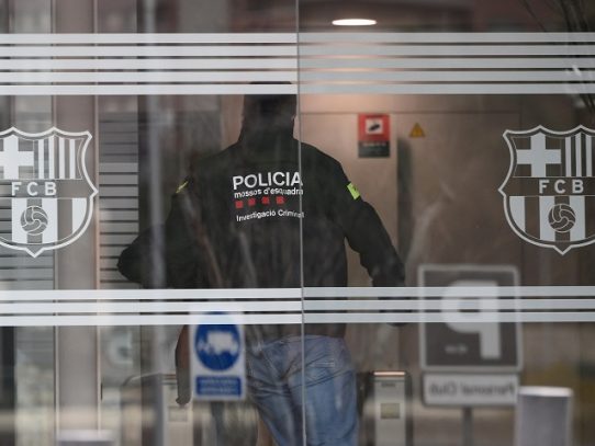 Operación policial en el FC Barcelona, su expresidente detenido