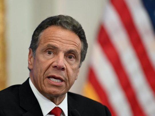 Denunciado por acoso sexual, el gobernador de Nueva York se aferra a su cargo
