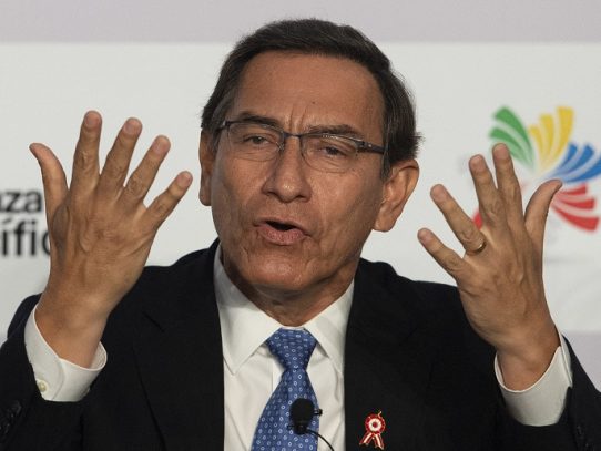 Perú: Expresidente Vizcarra sorprendido por pedido fiscal de prisión en su contra