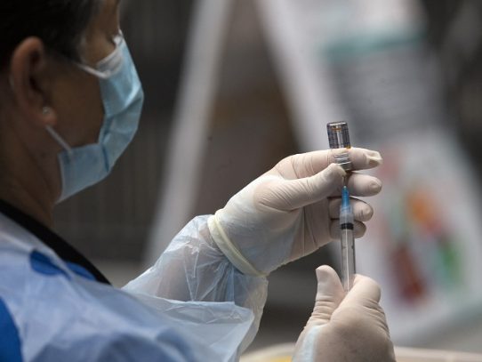 Chile alcanza 5 millones de vacunados contra el covid dos semanas antes de lo previsto