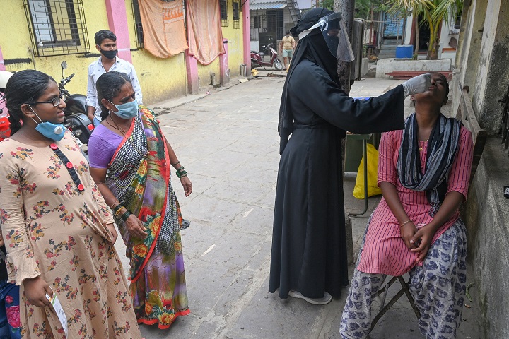 Capital de India prolonga su confinamiento una semana para intentar frenar pandemia
