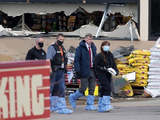 Diez muertos en un tiroteo en supermercado de Colorado