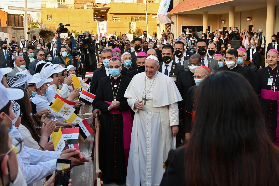 El papa y el ayatolá Sistani abogan por la "paz" en histórico encuentro en Irak