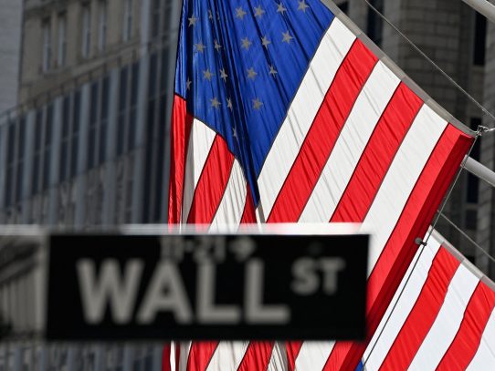 Entre esperanza económica y temores de inflación está Wall Street