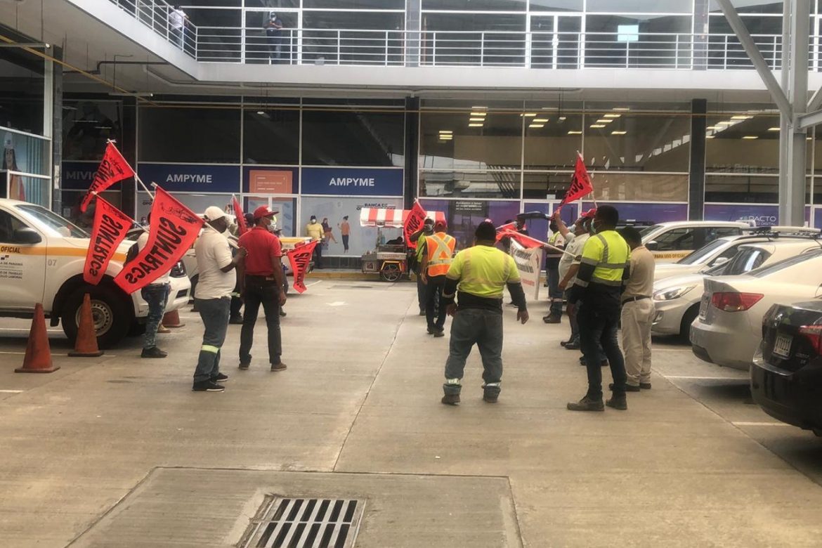 Nuevas acciones definirán trabajadores reunidos en asamblea