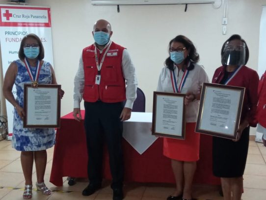 Cruz Roja Panameña entregó Orden “Doña Matilde de Obarrio de Mallet” a tres cruzrojistas
