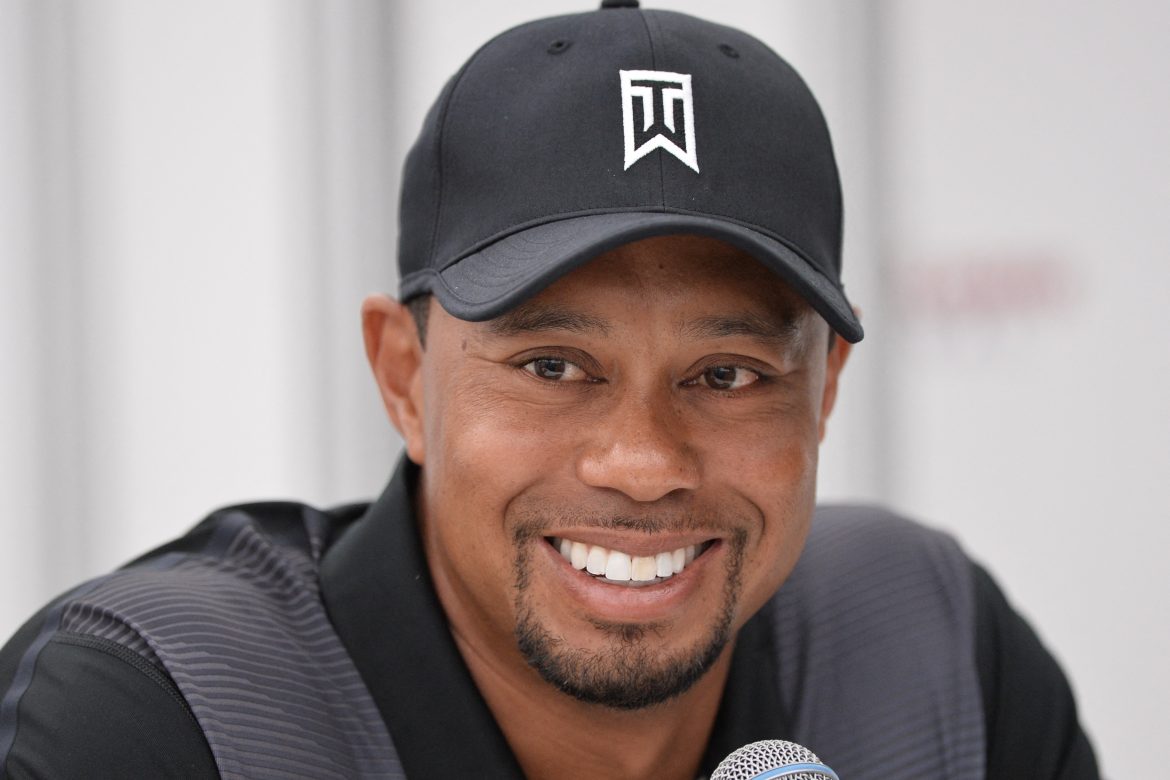 Tiger Woods salió del hospital ayer y se recupera en su hogar