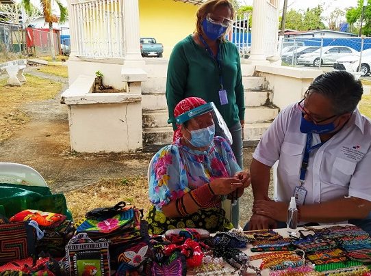 MiCultura realiza gira por puntos de artesanías en conmemoración del día del artesano