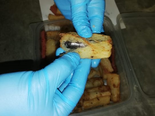 Mujeres  intentan introducir droga en yuca frita y galletas en La Nueva Joya