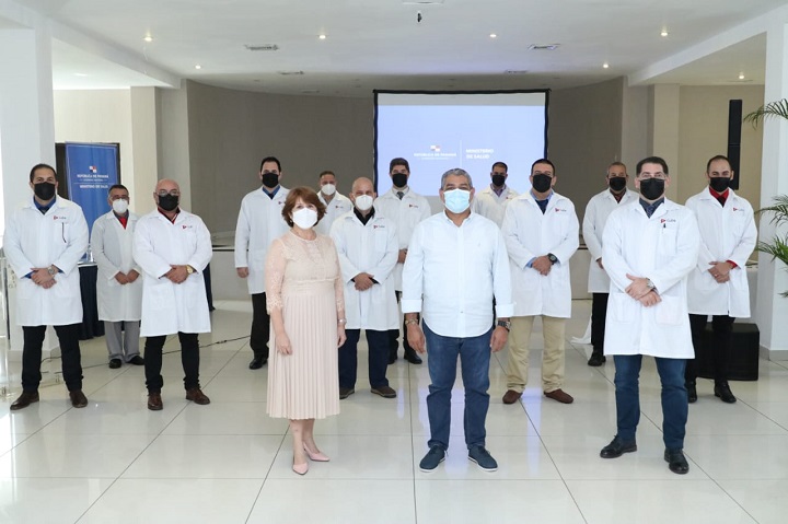 Minsa reconoce la labor de los 230 médicos cubanos que apoyaron en pandemia