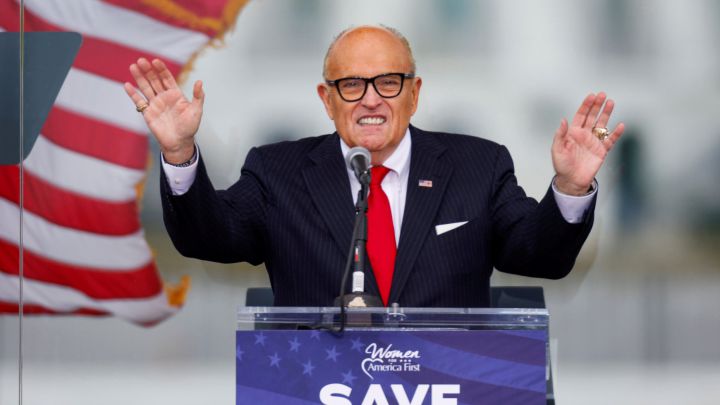 El FBI allana el apartamento de Rudy Giuliani en Nueva York
