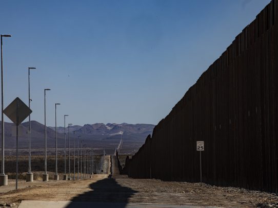 México y EE.UU. evaluarán posible reapertura de frontera cerrada por covid-19