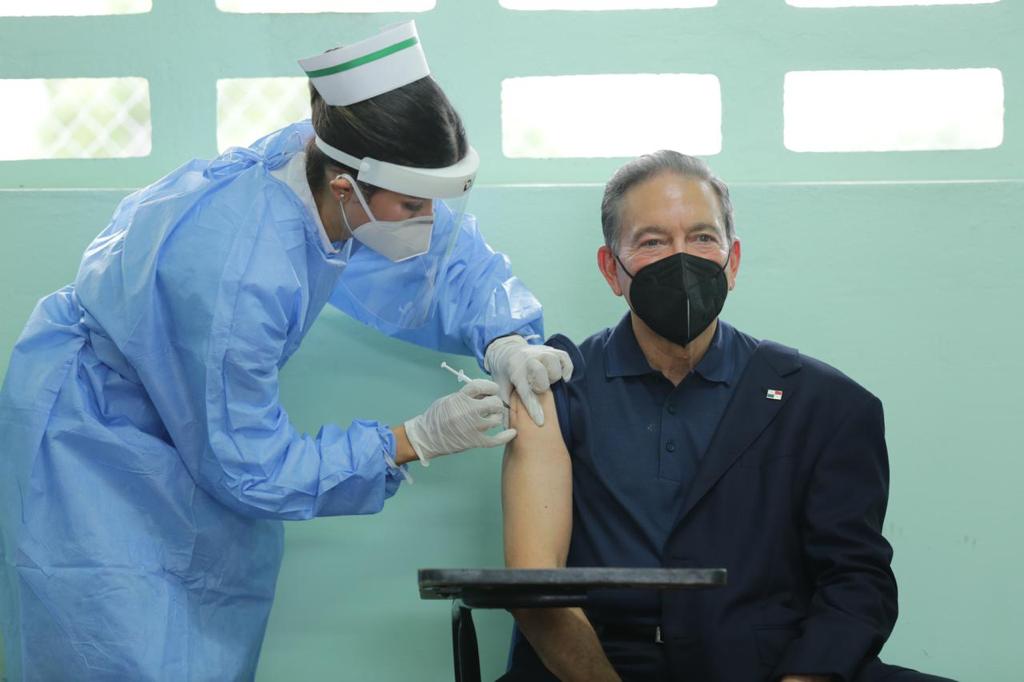 Presidente Cortizo recibió segunda dosis de vacuna contra coronavirus