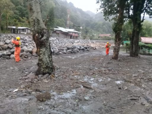 Ascienden a 11 los muertos por temporales