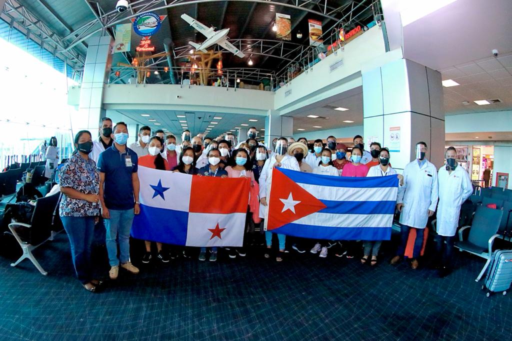 Estudiantes becados seguirán estudios de medicina en Cuba