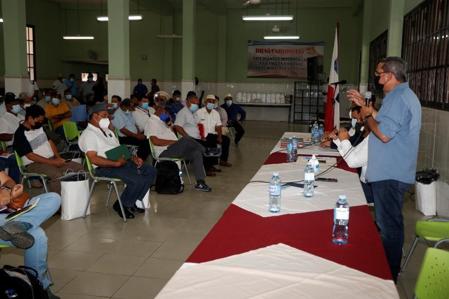 Conforman gran alianza de trabajo para llevar viviendas y mejoras en Veraguas