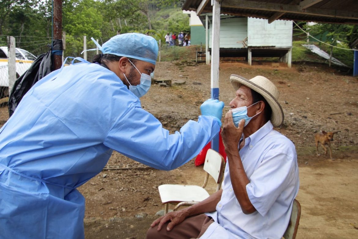 Realizan hisopados y atención médica a pobladores de las montañas de Chepo