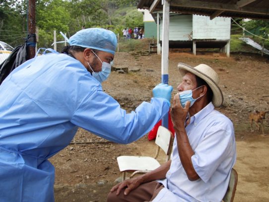 Realizan hisopados y atención médica a pobladores de las montañas de Chepo