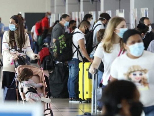 Ciento cuarenta y dos pasajeros procedentes de Suramérica positivos a coronavirus