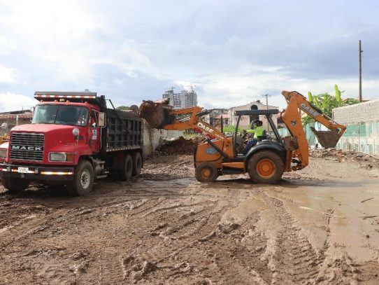 Inicia la construcción de 72 albergues temporales en Curundú