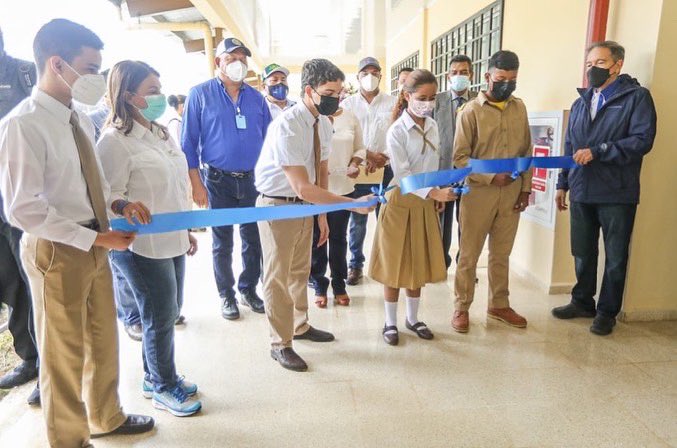 Gobierno inaugura nueva escuela para Bocas del Toro