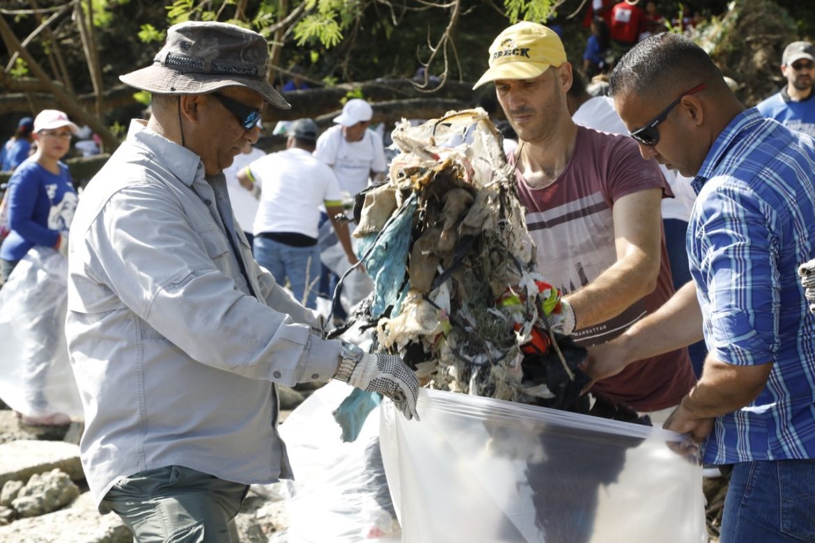 A partir de julio se reemplazarán 11 artículos de plástico