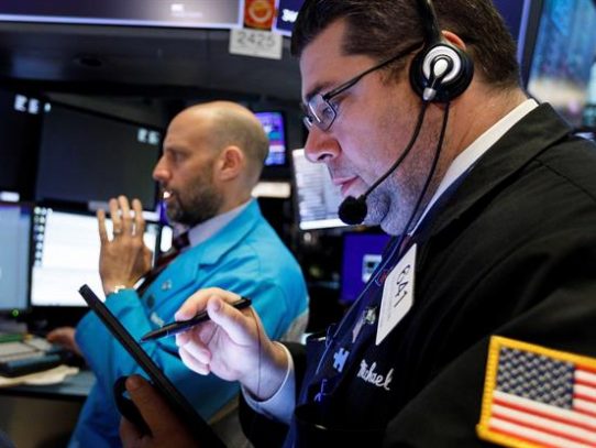 Wall Street despide mayo con ganancias, pero el Nasdaq rompe su buena racha