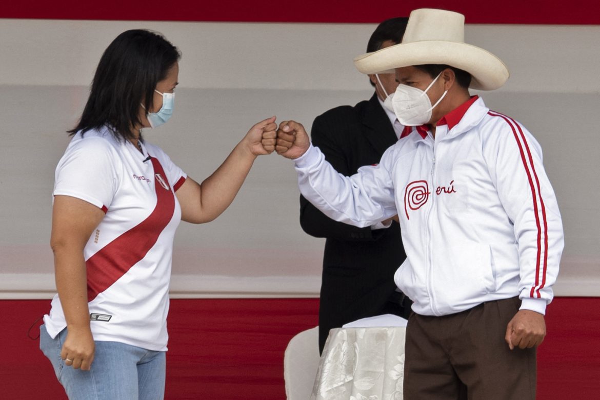 Castillo y Keiko debaten en una plaza de Perú de cara al balotaje presidencial