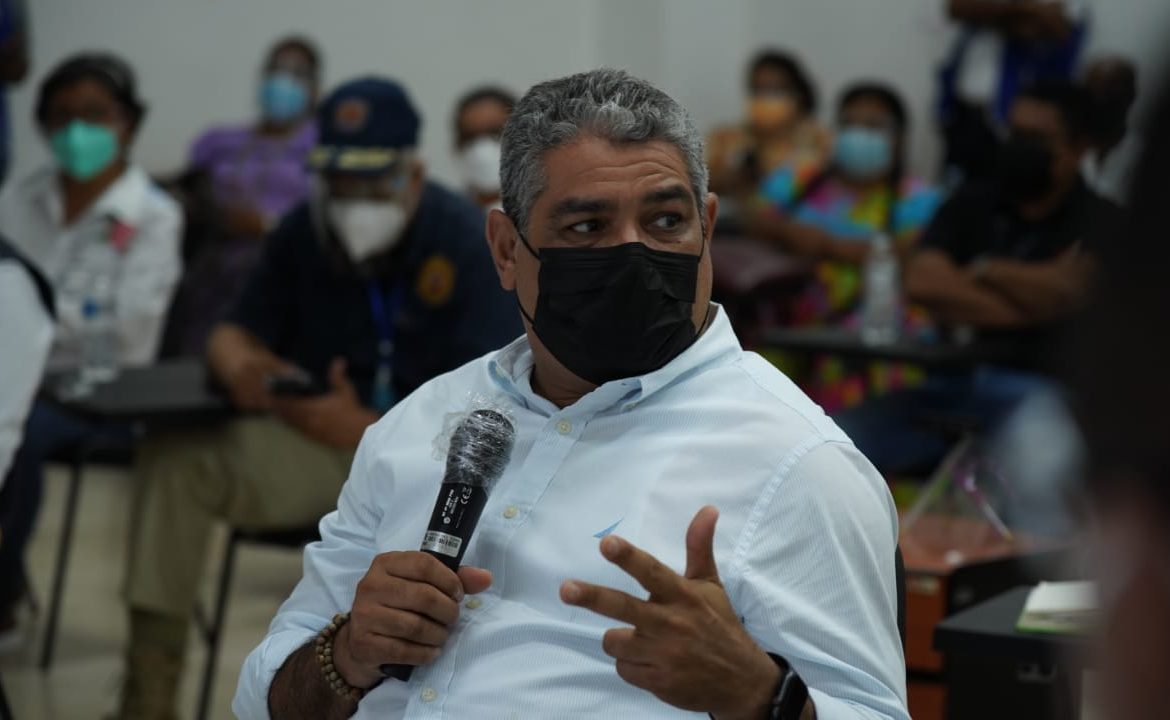 Ministro Sucre analiza situación epidemiológica de Bocas del Toro