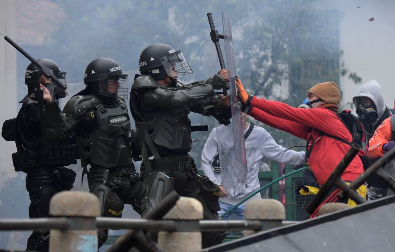 Colombia llama a un diálogo con "todos los sectores" por protestas