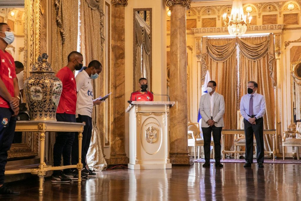 Selección de Futsal visitó al presidente Cortizo