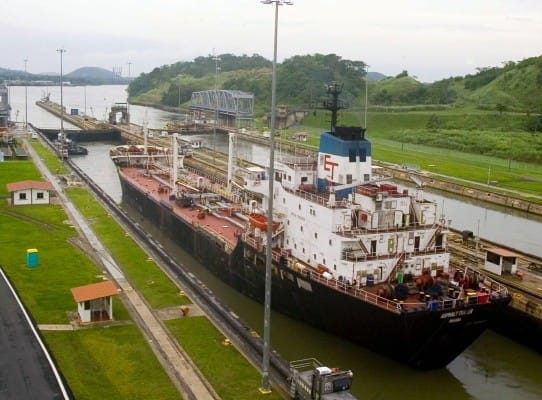 Capitanes de remolcadores advierten a la ACP tras incidente con buque gasero