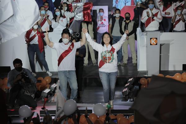 Fujimori cerró su campaña pidiendo "salvar a Perú del comunismo"