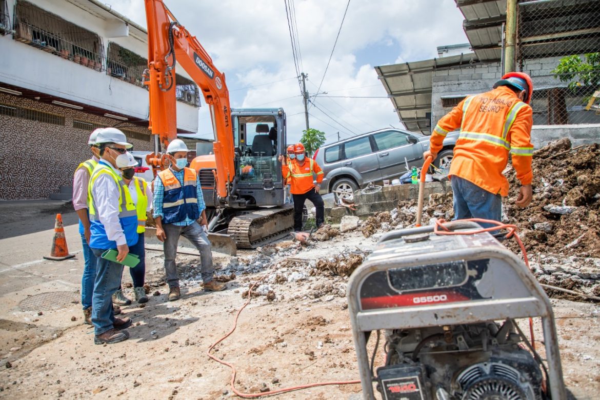 En su etapa final, construcción de redes de alcantarillado en San Miguelito