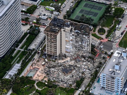 Edificio derrumbado en Florida tenía "daños estructurales"; los rescates continúan