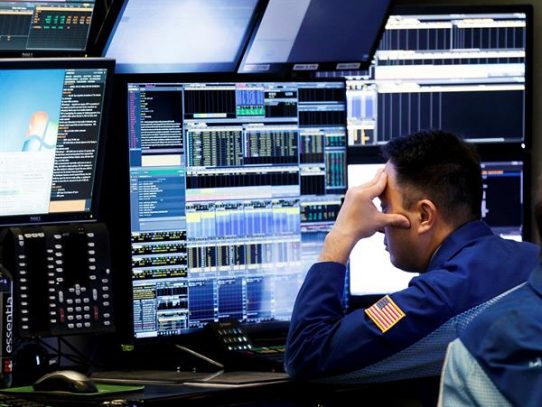 Wall Street cerró una jornada de rebote con triple récord