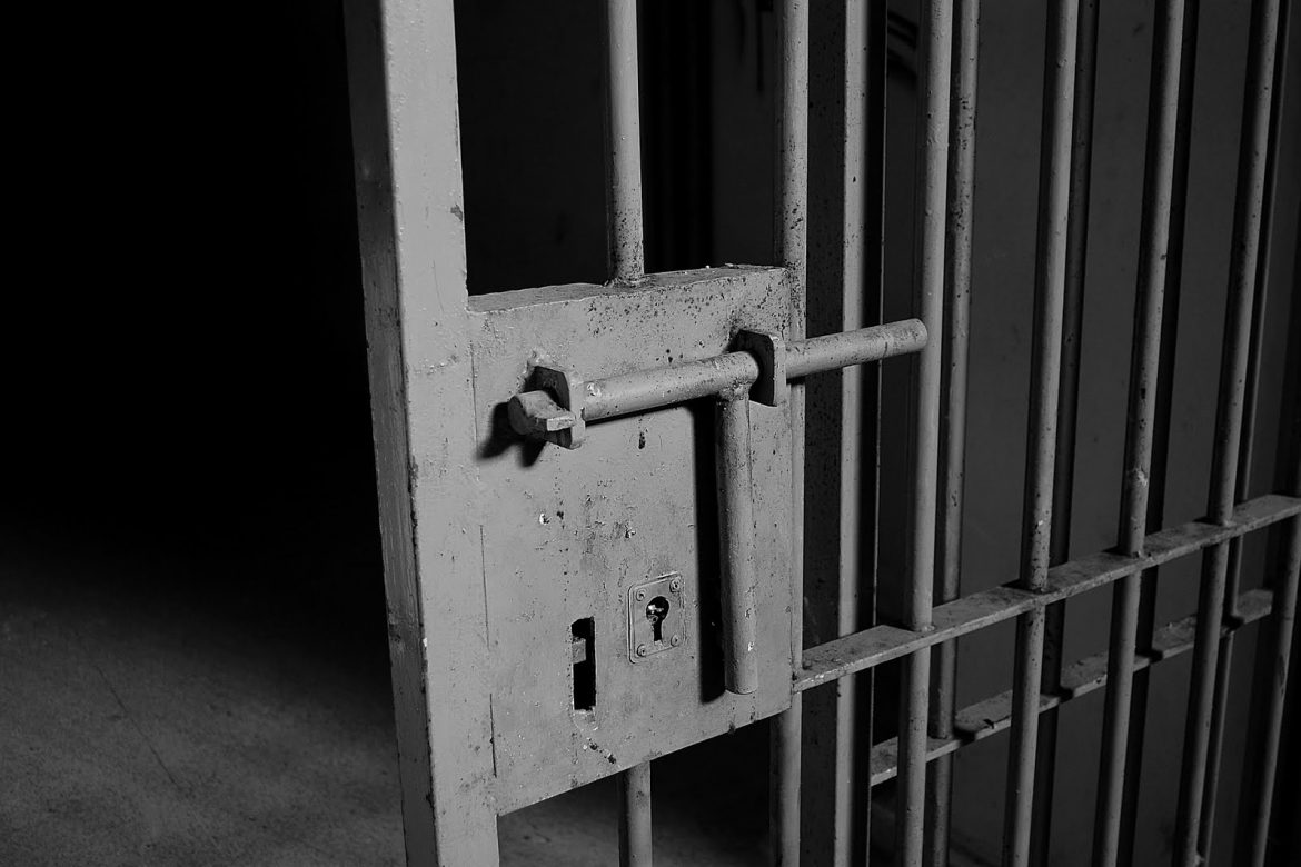 Detenido por crimen y violación de niña se suicidó en la cárcel
