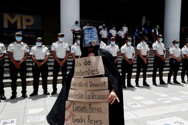 El Gobierno de Guatemala busca aislarse del mundo para ganar impunidad